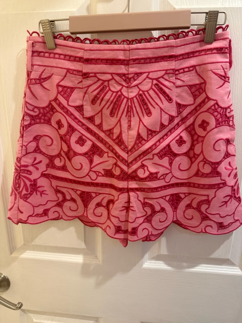 Rare Zimmermann Pink Embroidered Scalloped Hem Shorts Size 2.